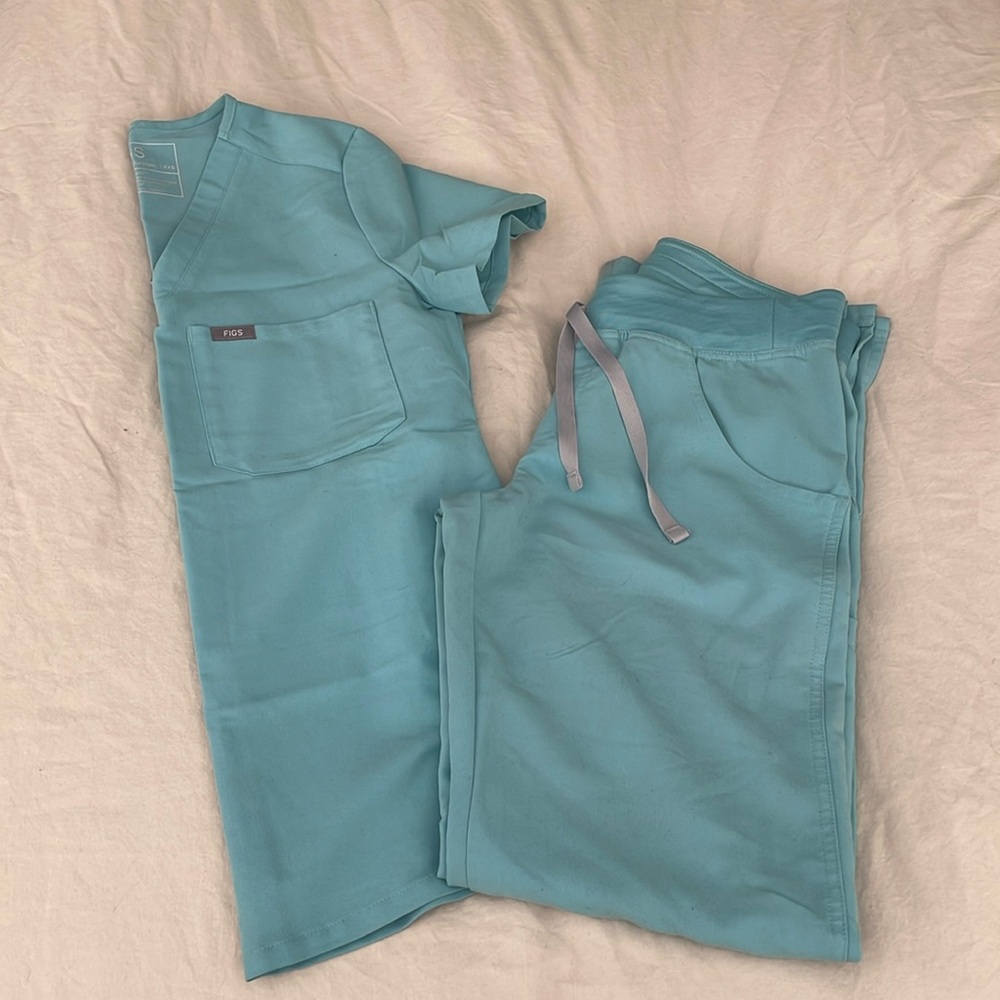 Figs scrub set